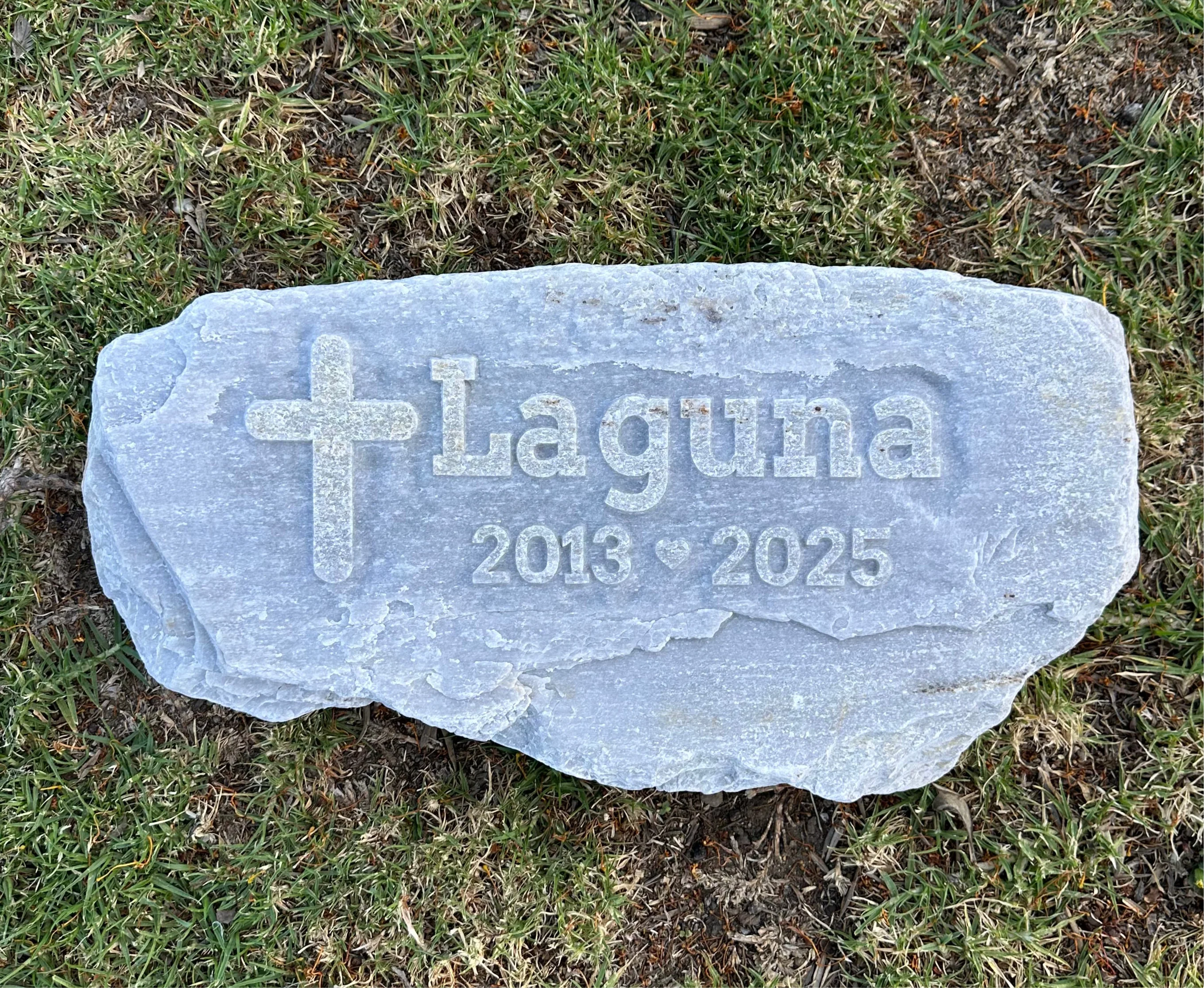 Custom Engraved Natural Stone Pet Memorial – Idaho Silver Flagstone